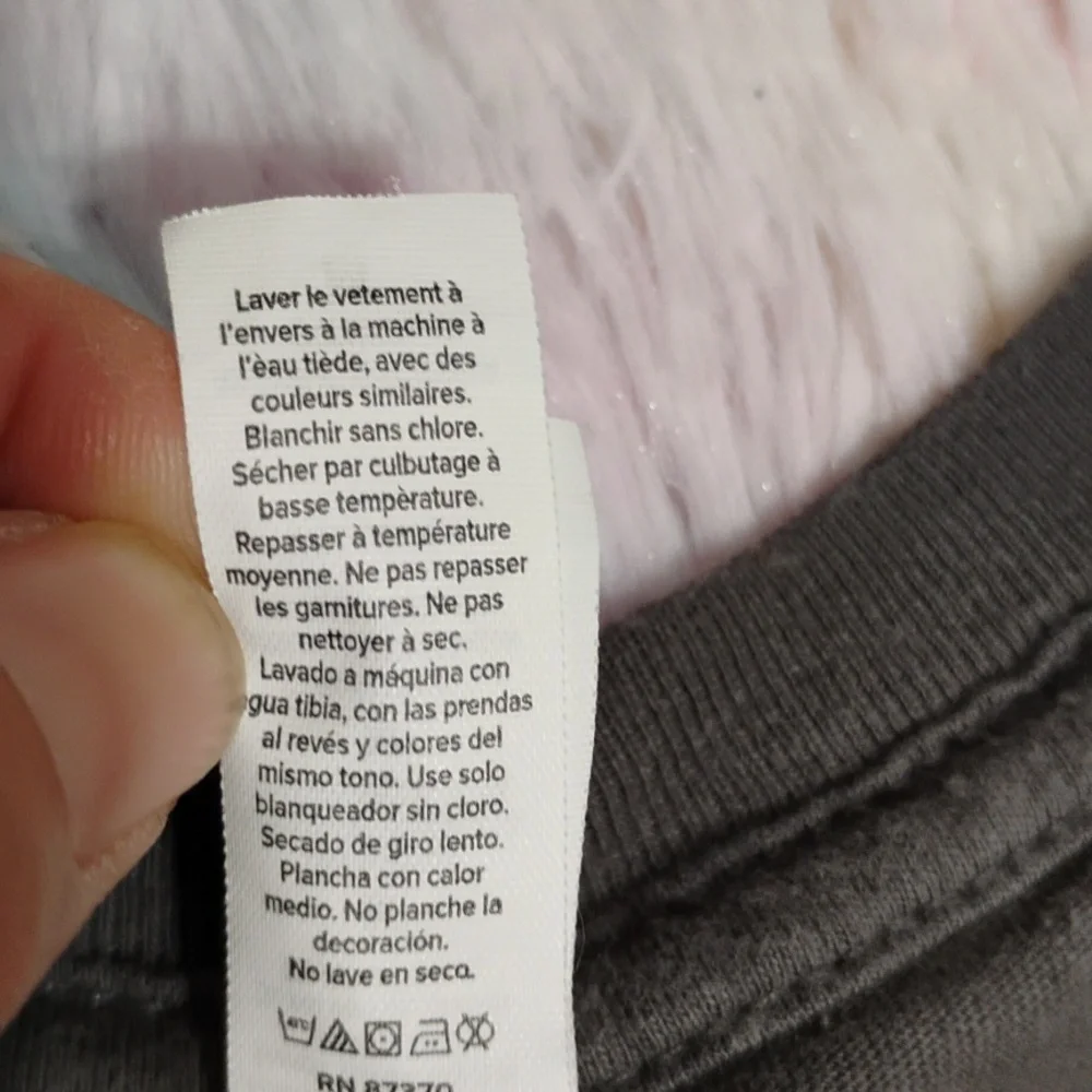 SALE! Blake Shelton Double Sided Gold Concert Band Tee Sz.M Worn 1X (BX29) - Picture 11 of 11